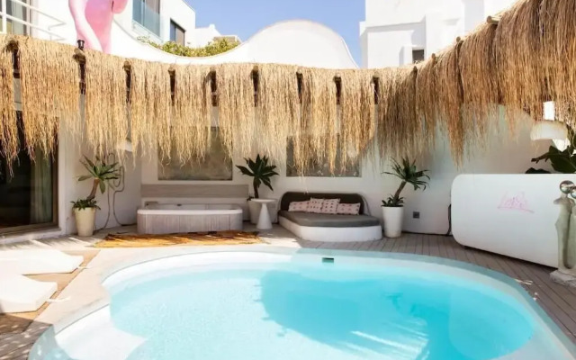 Bodrumda Deniz Manzaralı 3 Odalı Villa