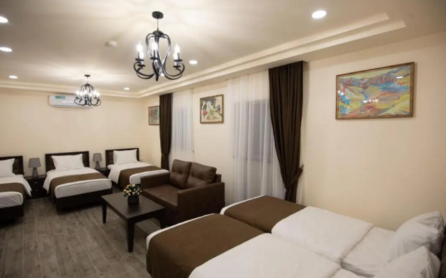 Отель Boutique Living