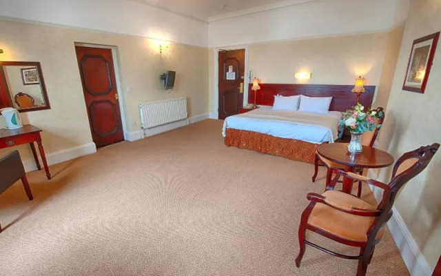 Queen s Hotel