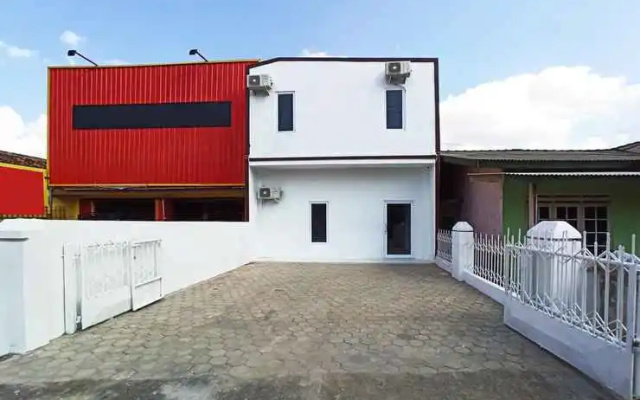 OYO 3695 33 Avenue