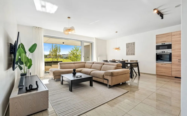 Modern 2-Bedroom Apartment ID227