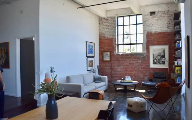 Stylish Warehouse Conversion in Heart of Fitzroy