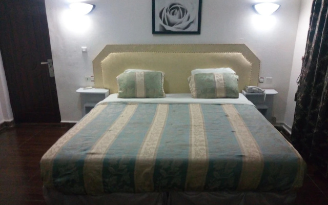 Zambezi Inn Airport Hotel