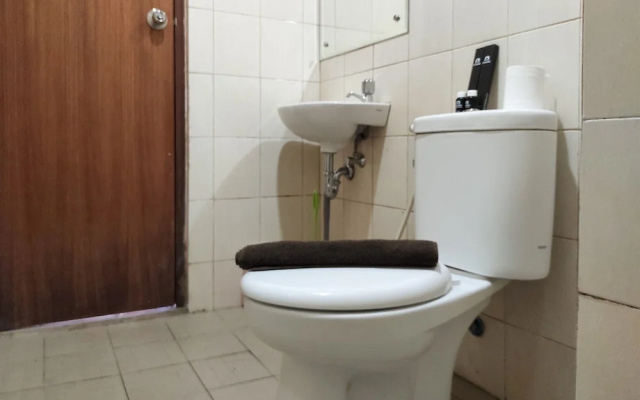Elegant and Comfy 1BR at Vida View Makasar Apartment