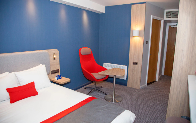 Holiday Inn Express Cardiff Bay by IHG