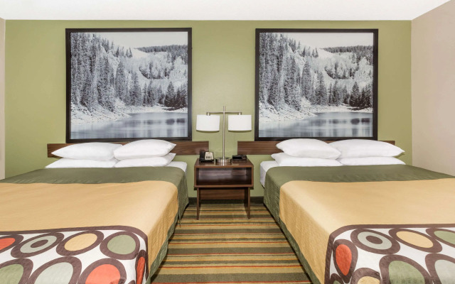 Super 8 by Wyndham Montrose