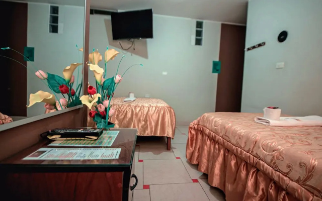 Hostal Spring II