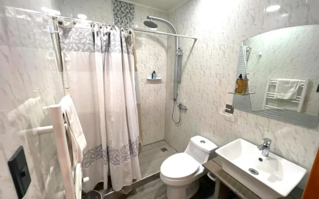 Incredible Downtown Duplex with Interior Backyard