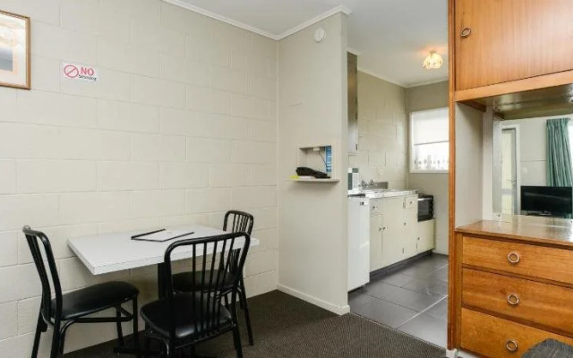 The Magpie-Hawkesbay Motel