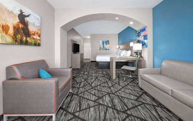 La Quinta Inn & Suites by Wyndham Alvarado