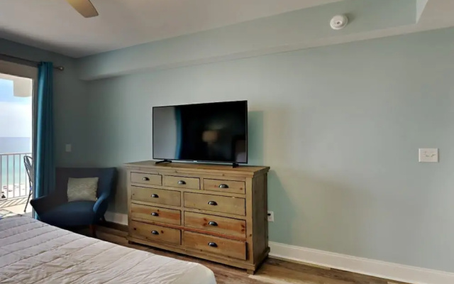 Laketown Wharf #1523