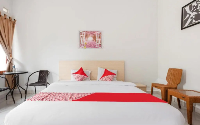 OYO 3040 D'pineapple Villa