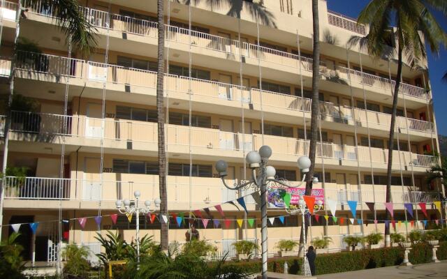 Sands Acapulco Hotel & Bungalows вид на фасад