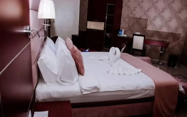 Mont Kalm Hotel and Suites