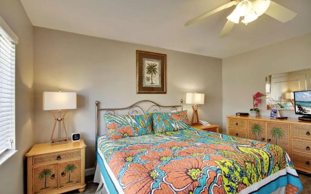 Land's End 8-306 Beach Front - Premier