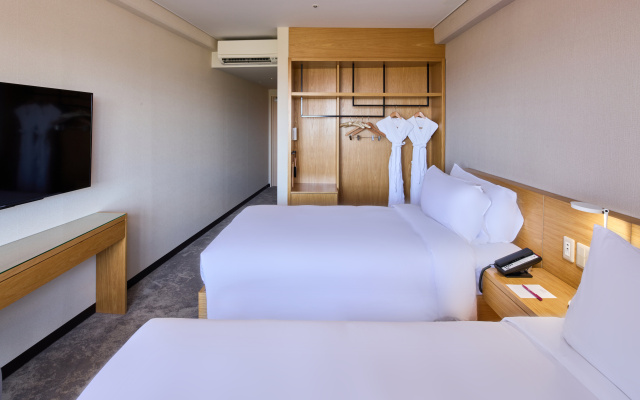 ANA Crowne Plaza Resort Okinawa Uruma Hills by IHG
