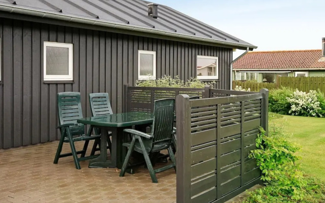 8 Person Holiday Home in Bogense