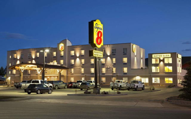 Home Inn and Suites Lloydminster