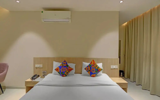 Fabhotel Blue Moon