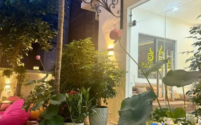 Aura Retreat Boutique Hotel Hanoi