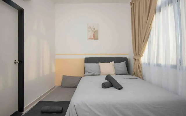 2BR Space Apt Near KSL CIQ JB