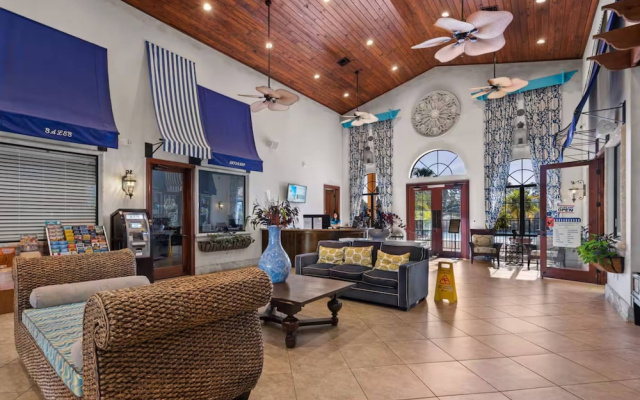 8960 Paradise Palms