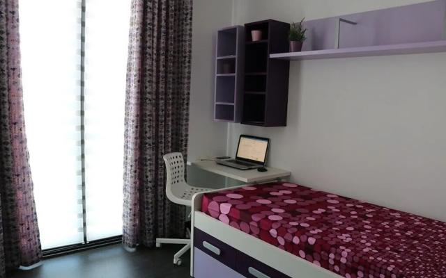 Villa con piscina Activa28