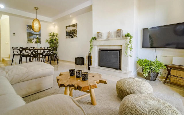 AR23- 3 bedroom apartment amazing views