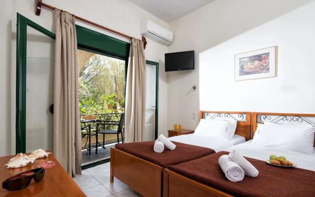 Central Cozy Apt 150m From Beach