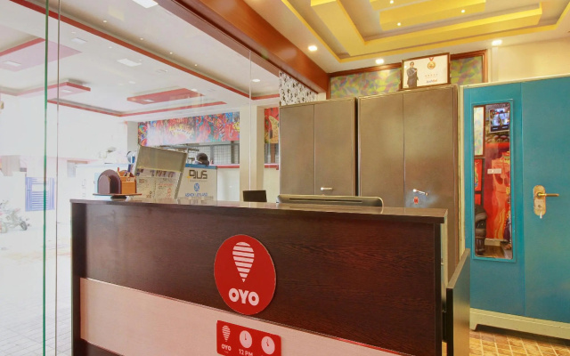 OYO 15427 Hotel Apple Grand