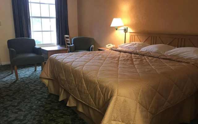 Seven Hills Suites