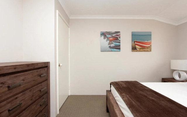 Adare House - Perth Holiday Homes