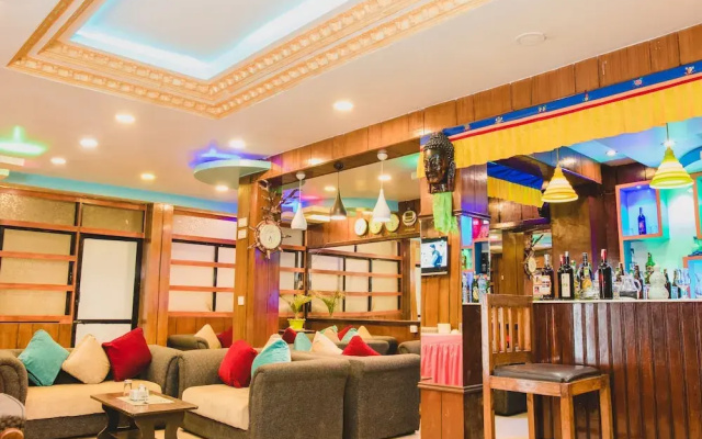 Hotel Four Eyes by OYO Rooms