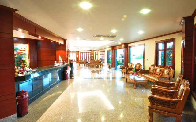 Busyarin Hotel (SHA Extra Plus)