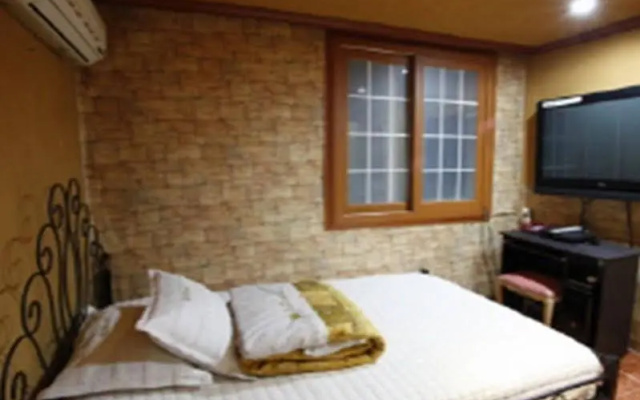 Songdo Hotel Queen