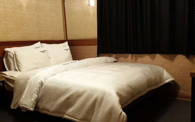 Motel Good Guy