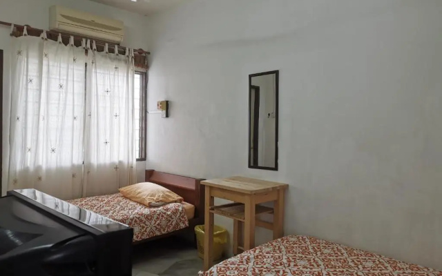 Cheerful 4-Bedrooms Residents Home