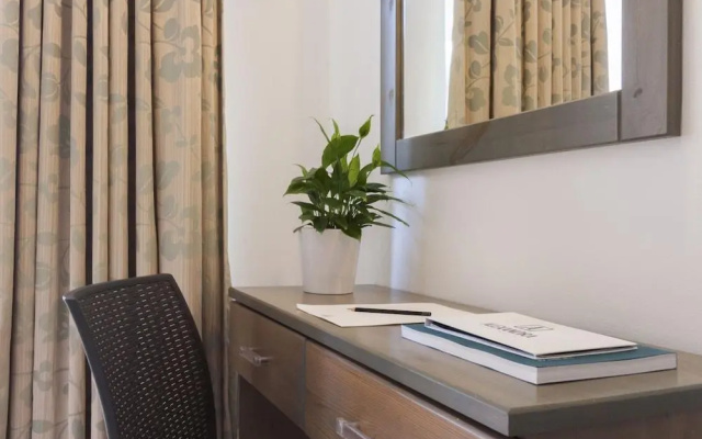 Rooms by Alexandra Hotel