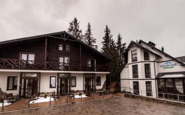 Гостиница Alpiyskiy Украина, Буковель - отзывы, цены и фото номеров - забронировать гостиницу Alpiyskiy онлайн вид на фасад