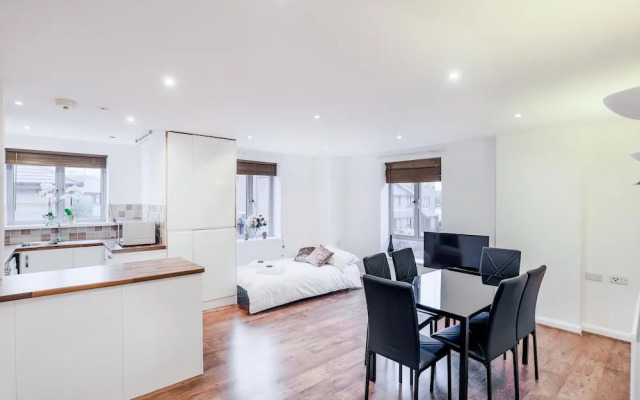 New Cross Apartment by Emerald
