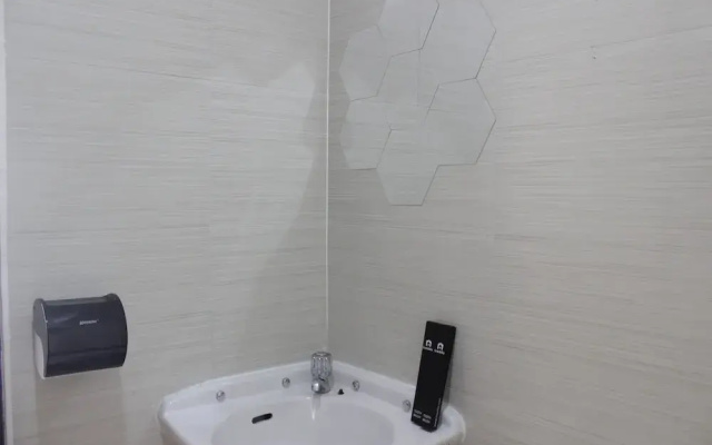 Spacious & Stylish Studio at Gateway Pasteur Apartment