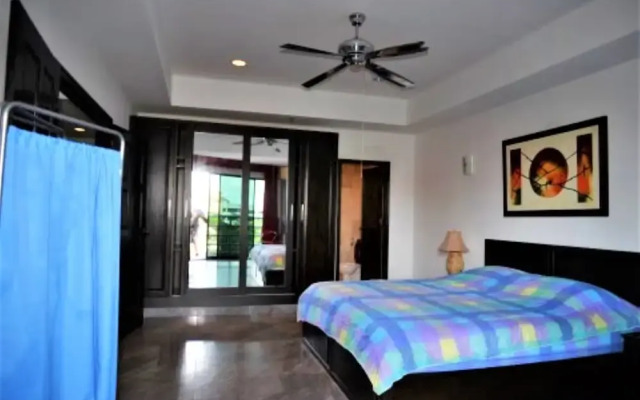 Sea View 4th Floor 1 bed Condo at View Talay 2