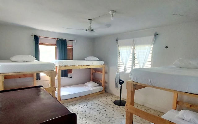 LULÚ La Bruja Yoga Lodge