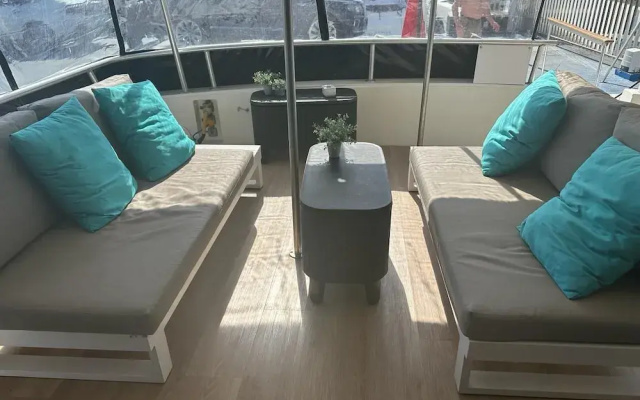 Live on a Luxury 65ft Yacht in Duquesa- Estapona