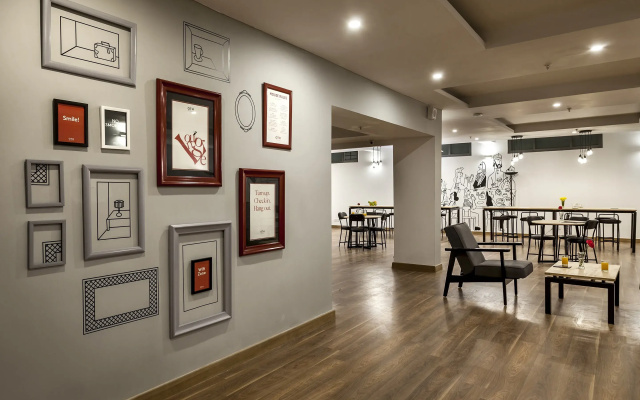 Townhouse Hotel Spotlight
