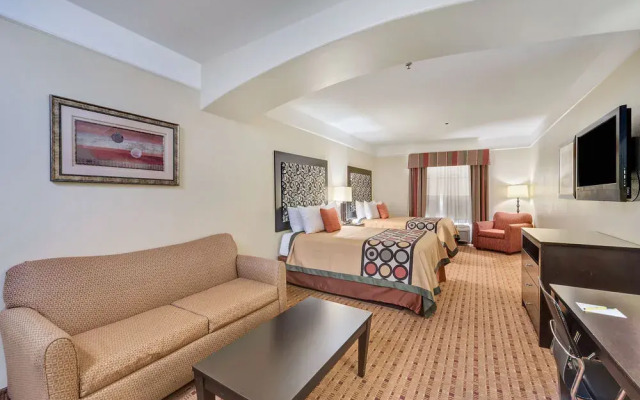 Super 8 by Wyndham Hidalgo/McAllen Area