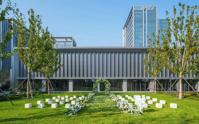 Renaissance Qingdao Hotel