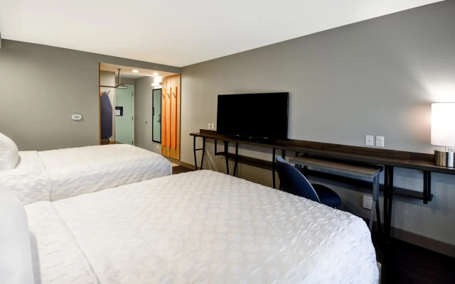 Tru by Hilton Sterling Heights Detroit