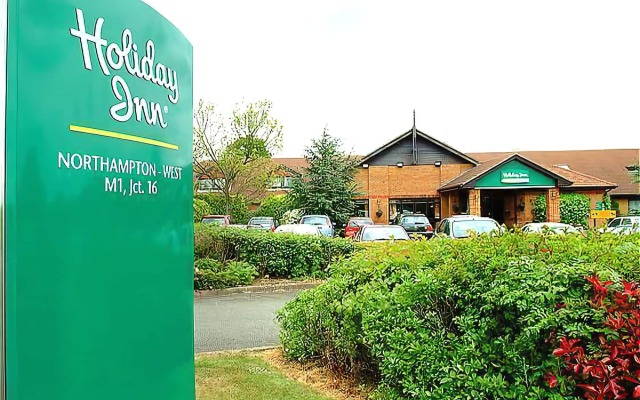 Отель Holiday Inn Northampton West M1 Junc 16 вид на фасад