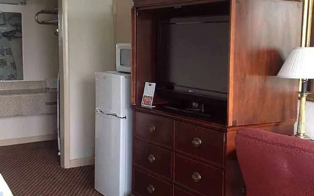 Super Inn & Suites by OYO Milledgeville